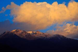 zonsondergang in Himalaya foto