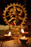 diwali lichten met shiva nataraja foto