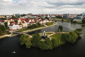 panoramisch visie van de historisch centrum van minsk.oud stad- in de centrum van Minsk, Wit-Rusland foto