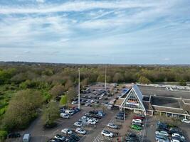 antenne visie van bedford stad van bedfordshire, Engeland uk gedurende winderig en bewolkt dag. april 5e, 2024 foto