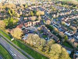 hoog hoek visie van park en rijden bus station Bij doornheuvel oxfordshire Engeland Verenigde koninkrijk gedurende zonsopkomst. maart 23e, 2024 foto