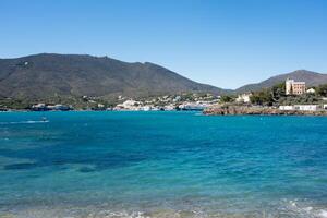 cadaques waterkant, zonnig dag, Nee mensen foto