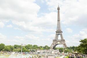 Parijs, Frankrijk - 02 juni 2018 visie van de eiffel toren van plaats de trocadero. de eiffel toren was gebouwd van 1887-1889 net zo de Ingang naar de 1889 wereld foto