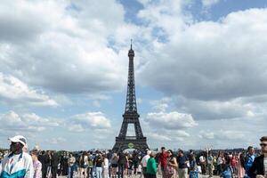 Parijs, Frankrijk - 02 juni 2018 visie van de eiffel toren van plaats de trocadero. de eiffel toren was gebouwd van 1887-1889 net zo de Ingang naar de 1889 wereld foto
