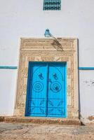 decoratief deur in Kairouan, Tunesië foto