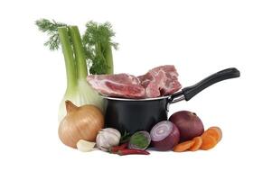 ingrediënten voor voorbereidingen treffen vlees bouillon geïsoleerd Aan wit foto