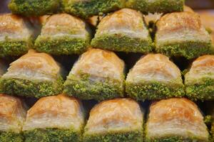 Turks toetje baklava verkoop Bij winkel foto