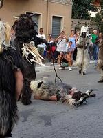 oude rituelen, maskers en tradities in Sardinië. foto