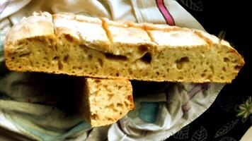 een vers gebakken brood van eigengemaakt brood. digitaal schilderij stijl. foto