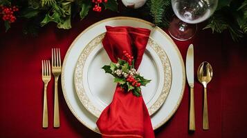 Kerstmis tafel decor, vakantie tafellandschap en avondeten tafel instelling, formeel evenement decoratie voor nieuw jaar, familie viering, Engels land en huis styling foto