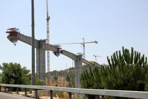 een nieuw brug voor spoorweg vervoer is wezen gebouwd. foto