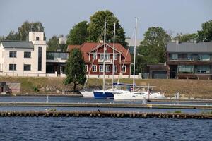 25 07 2023 Riga Letland. riga, de hoofdstad van Letland, is gelegen Aan de banken van de daugava rivier- Bij haar samenvloeiing met de golf van riga. foto