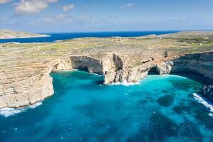 antenne dar foto - de beroemd blauw lagune in de middellandse Zee zee. comino eiland, Malta.