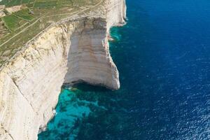 antenne visie van Sanap kliffen. gozo eiland, Malta foto