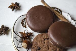 chocola koekjes dichtbij omhoog foto