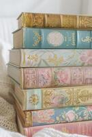 klassiek hardcover boeken met mooi pastel covers foto