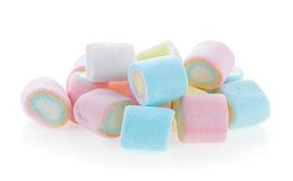 marshmallows geïsoleerd op witte achtergrond foto