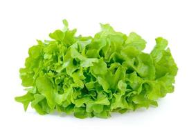 salade blad. sla geïsoleerd op witte achtergrond foto