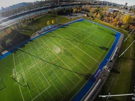 luchtfoto van voetbalveld buiten foto