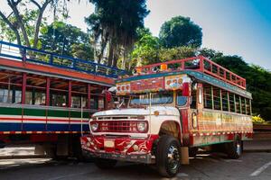 kleurrijk traditioneel landelijk bus van Colombia gebeld chiva foto