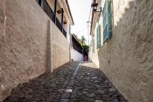 beroemd historisch straat van vallen gelegen in de historisch centrum van de erfgoed stad- van honda in de afdeling van tolima in Colombia foto