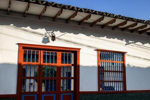 mooi facade van de huizen Bij de historisch downtown van de erfgoed stad- van salamina gelegen Bij de calda's afdeling in Colombia. foto