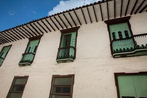 mooi facade van de huizen Bij de historisch downtown van de erfgoed stad- van salamina gelegen Bij de calda's afdeling in Colombia. foto