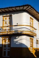 mooi facade van de huizen Bij de historisch downtown van de erfgoed stad- van salamina gelegen Bij de calda's afdeling in Colombia. foto