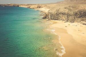 papagayo strand, lanzarote. kanarie eiland. foto