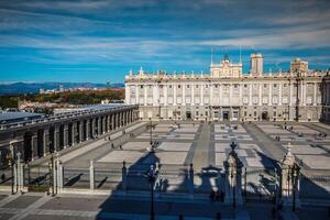 Koninklijk paleis van Madrid is de officieel residentie van de Spaans Koninklijk familie Bij de stad van Madrid, Spanje foto