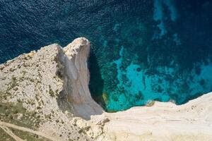 antenne visie van Sanap kliffen. gozo eiland, Malta foto