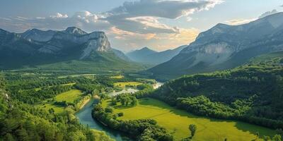 rivier- vloeiende door weelderig groen vallei foto