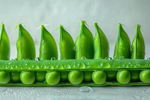 ai gegenereerd vers groen erwten in een peul geregeld netjes in een rij, met water druppels Aan een wit rustiek achtergrond foto