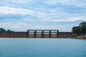 naam ngum dam, Laos. elektriciteit generatie bron. foto