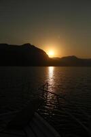zonsondergang Bij een meer in de buurt dalyan, kalkoen foto