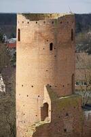 tsjersk, Polen - maart 24e, 2024 - ronde toren Bij Mazovië hertogen kasteel foto