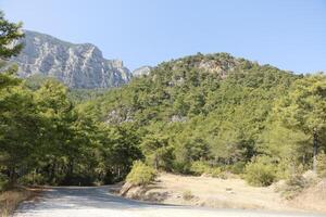 Aan de weg van dalyan naar bijten, mooi landschap in kalkoen foto