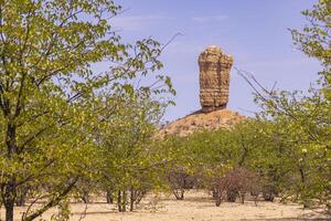 afbeelding van de beroemd vingerklip rots naald- in noordelijk Namibië gedurende de dag foto