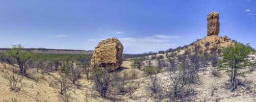 afbeelding van de beroemd vingerklip rots naald- in noordelijk Namibië gedurende de dag foto