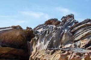 rotsen en steen strand similan eilanden met beroemd zeil steen, phang nga Thailand natuur landschap foto