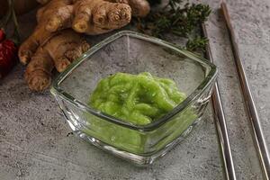 groen biologisch Aziatisch wasabi kruiderij foto