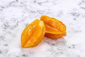 tropisch zoet heerlijk fruit - carambola foto