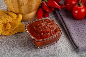 pittig Mexicaans saus salsa dip foto