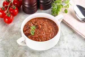 Spaans traditioneel gazpacho tomaat soep foto