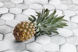 zoet biologisch rijp tropisch ananas foto