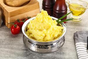 gepureerd aardappel puree met boter foto