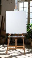 blanco canvas in artiest studio foto