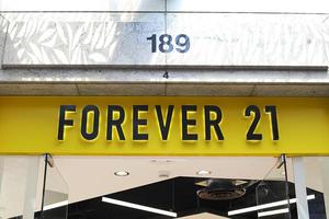 Sydney, Australië, 23 januari 2017 - detail van forever 21 winkel in Sydney, Australië. forever 21 is een Amerikaanse fast fashion retailer opgericht in 1984. foto