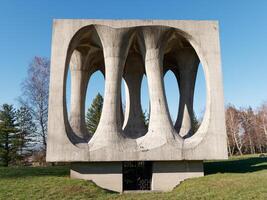 monument Aan vrijheid in heuvel ilirska bistrica, Slovenië. monument naar de volkeren bevrijding strijd. wereld oorlog 2 monument. foto