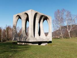 monument Aan vrijheid in heuvel ilirska bistrica, Slovenië. monument naar de volkeren bevrijding strijd. wereld oorlog 2 monument. foto